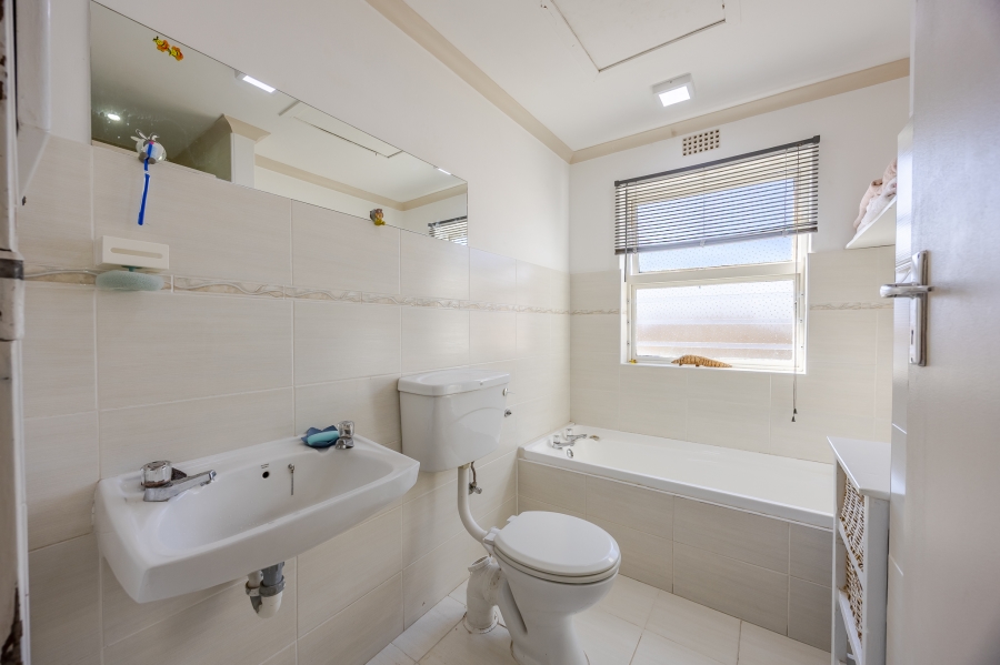 2 Bedroom Property for Sale in Lakeside Western Cape